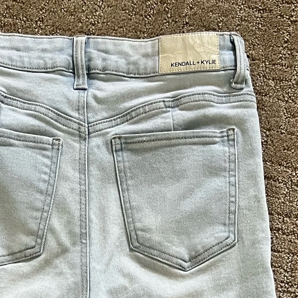 Kendall & Kylie The Icon High Rise Straight Jeans - Picture 5 of 5